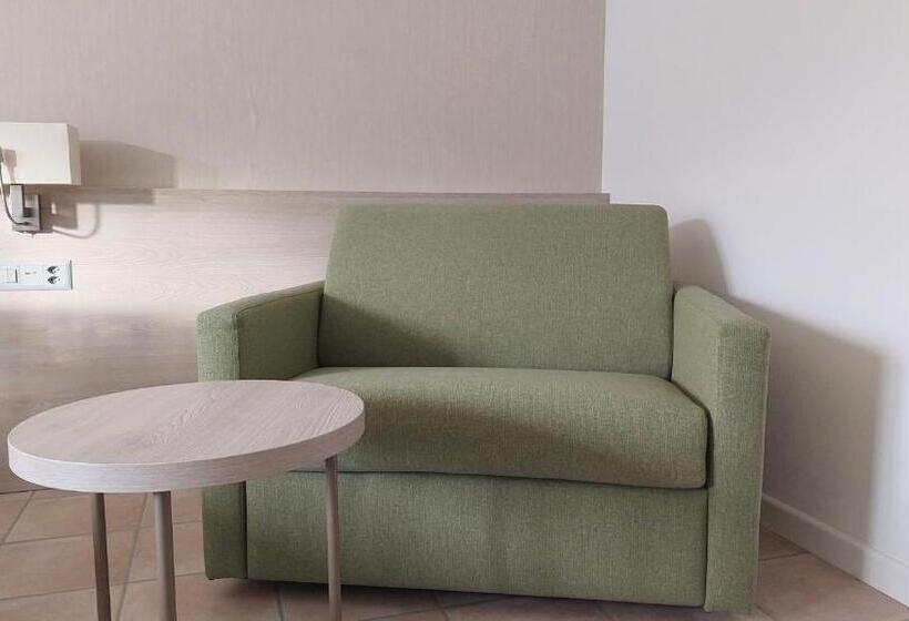 غرفة كمفورت مع بلكونة, Nessi Locarno