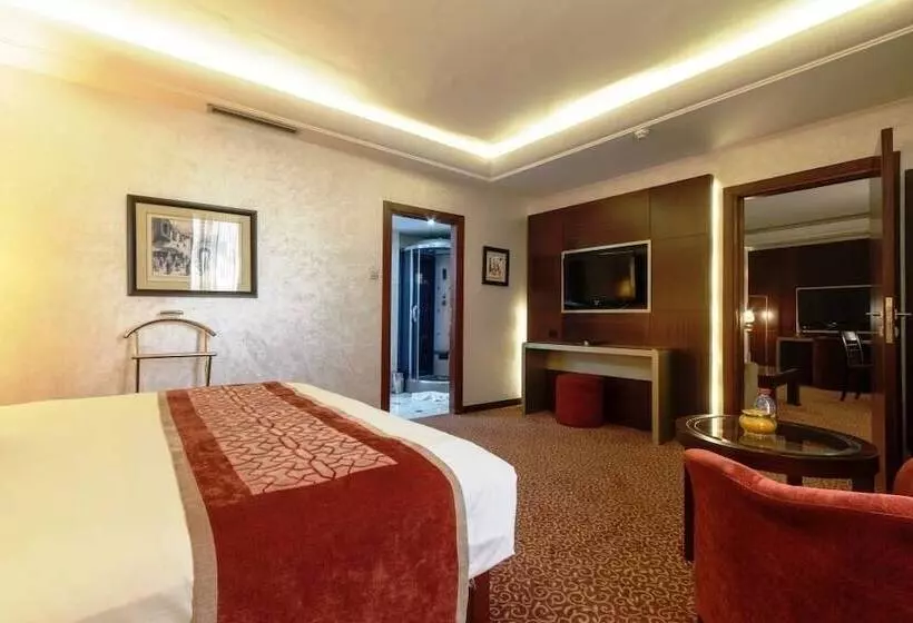 سوئیت سینیور, Rabat