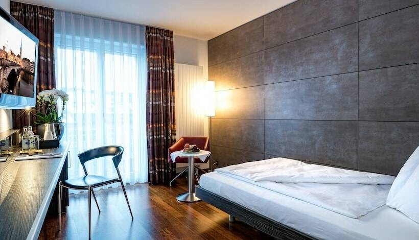 اتاق استاندارد یک نفره, Sternen Oerlikon