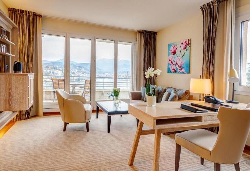 Suite with lake view, Suitenhotel Parco Paradiso