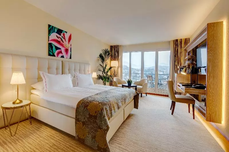 اتاق لوکس با چشمانداز دریاچه, Suitenhotel Parco Paradiso