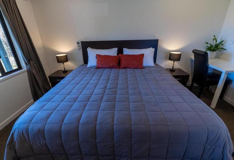 キングサイドベッドのスタンダードワンルーム, The Bealey