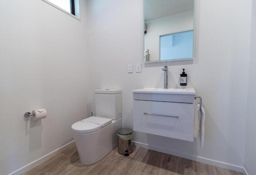 ビラホテル1ベッドルーム, The Bealey