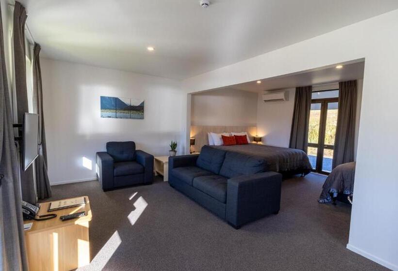 ビラホテル1ベッドルーム, The Bealey