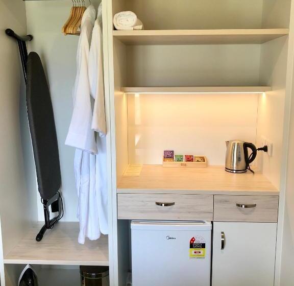 ビラホテル1ベッドルーム, The Bealey