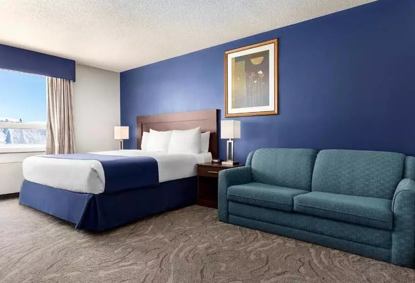 اتاق استاندارد با تخت بزرگ, Travelodge By Wyndham Timmins
