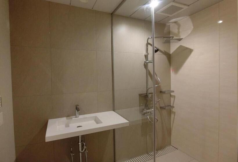 غرفة سوبيريور عائلية, Nogami Honkan