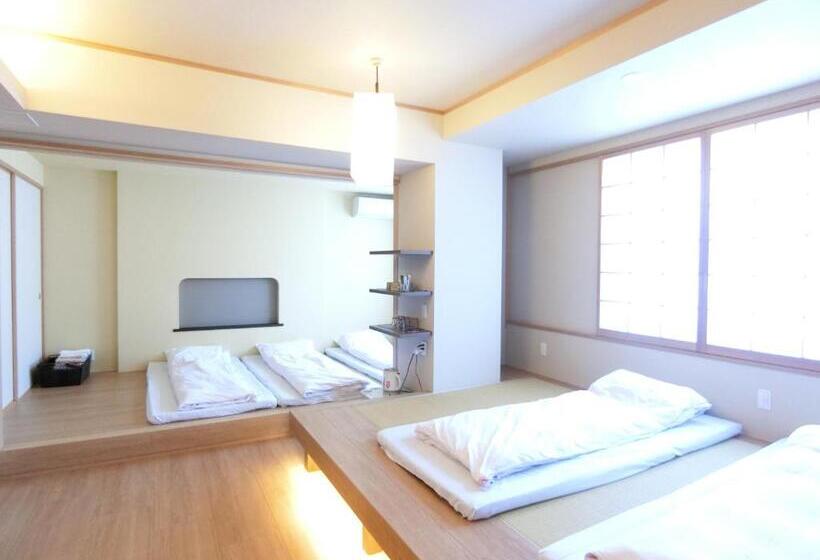 غرفة سوبيريور عائلية, Nogami Honkan