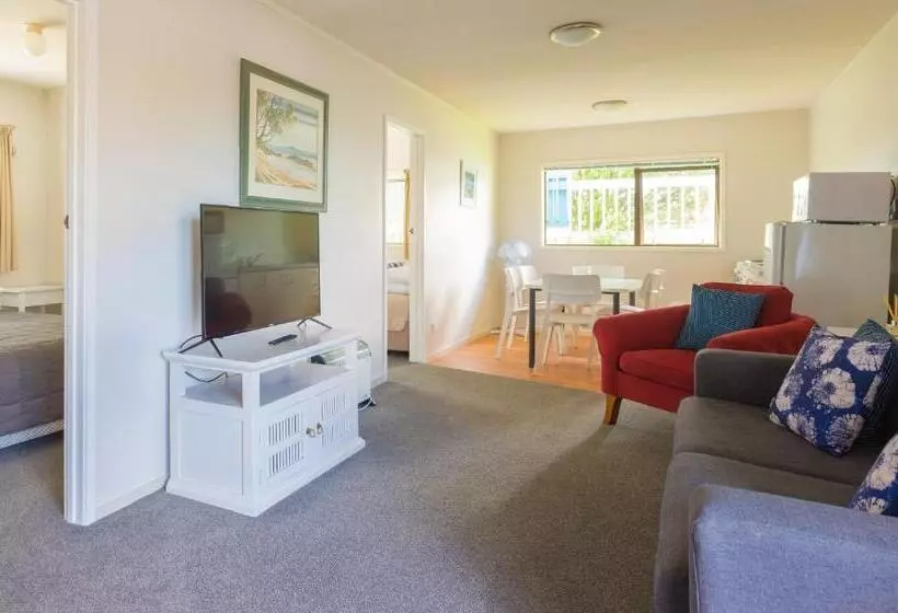 Huoneisto 2 Makuuhuonetta, Snells Beach Motel