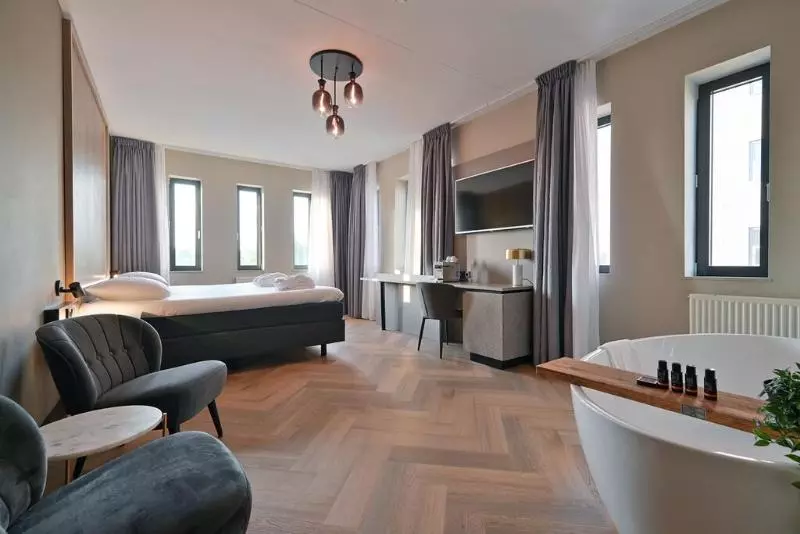 سوییت جونیور, Alkmaar