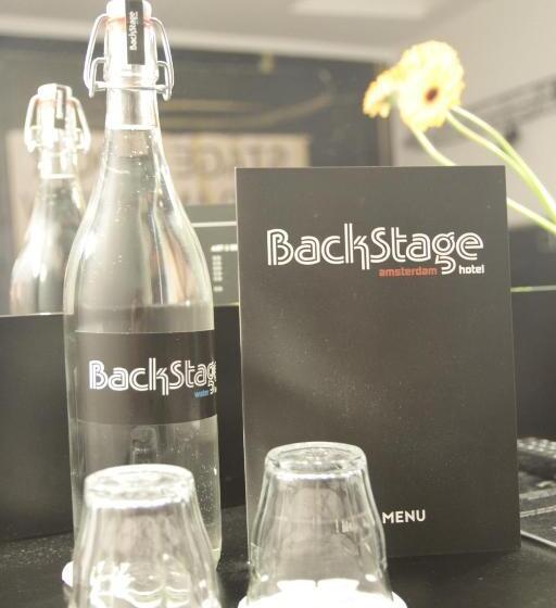 标准单人间, Backstage