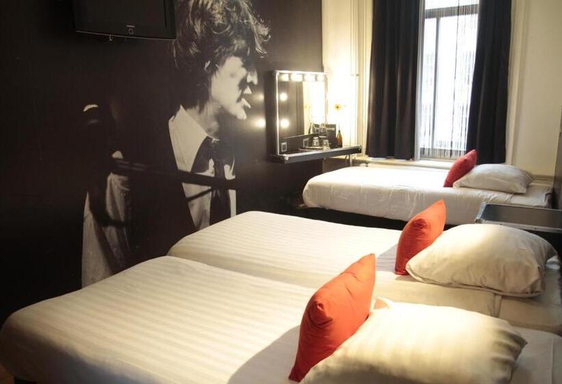 اتاق استاندارد سه نفره, Backstage