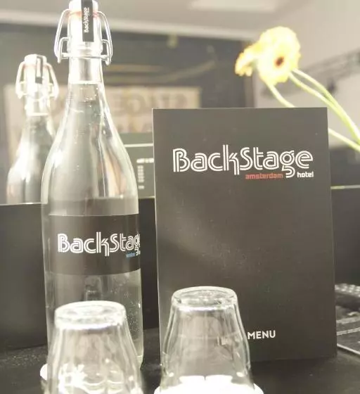 اتاق خانوادگی, Backstage
