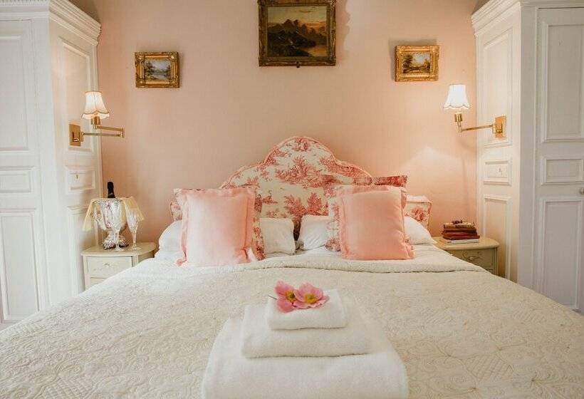 غرفة قياسية, Cashel House