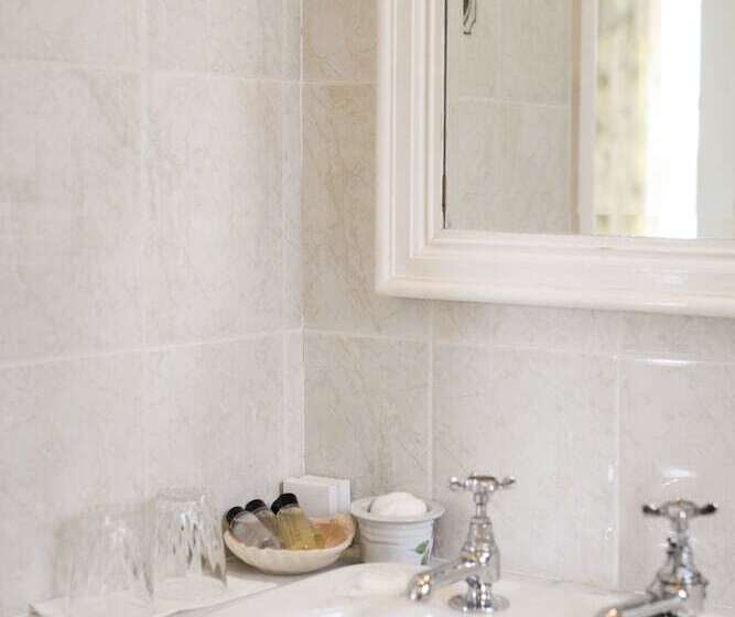 غرفة سوبيريور, Cashel House