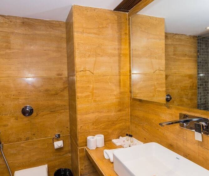 レイクビューデラックスルーム, Hilltop Palace