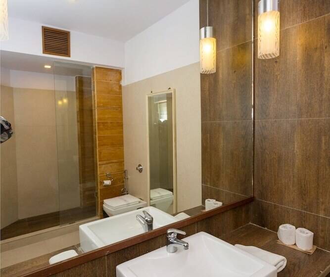 デラックスルーム, Hilltop Palace