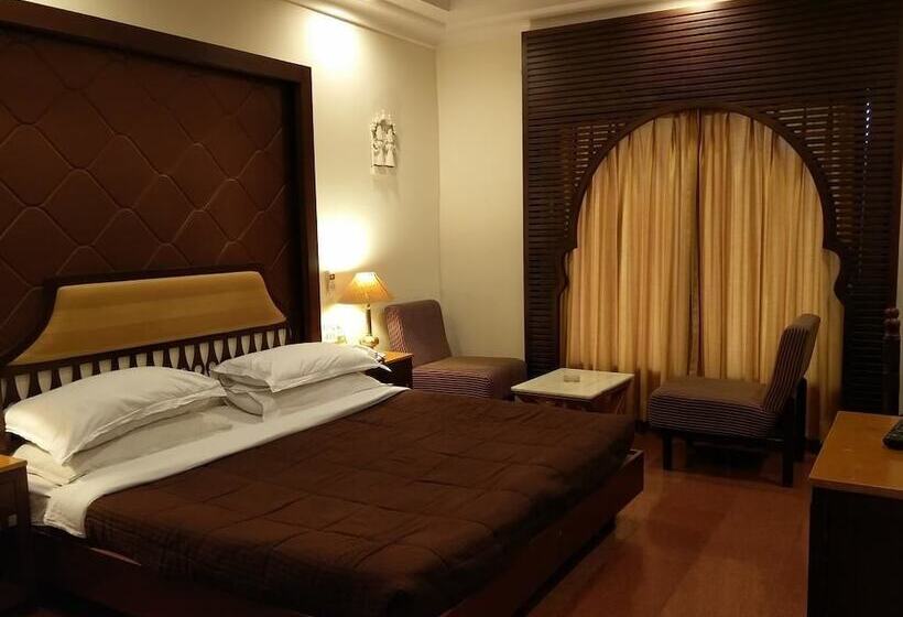 デラックスルーム, Hilltop Palace