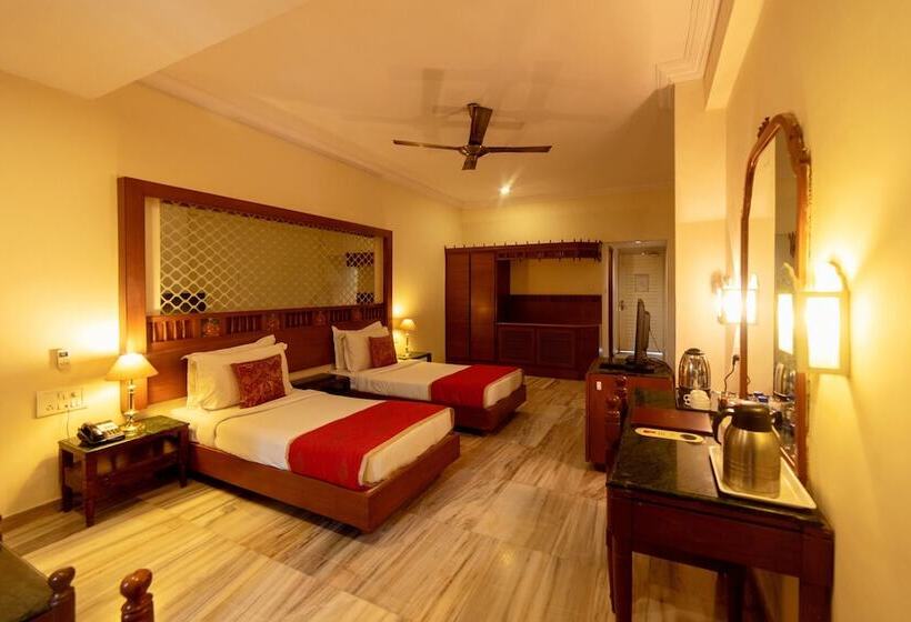 プールの見えるデラックスルーム, Hilltop Palace