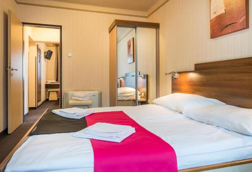 חדר משפחתי, To Wellness