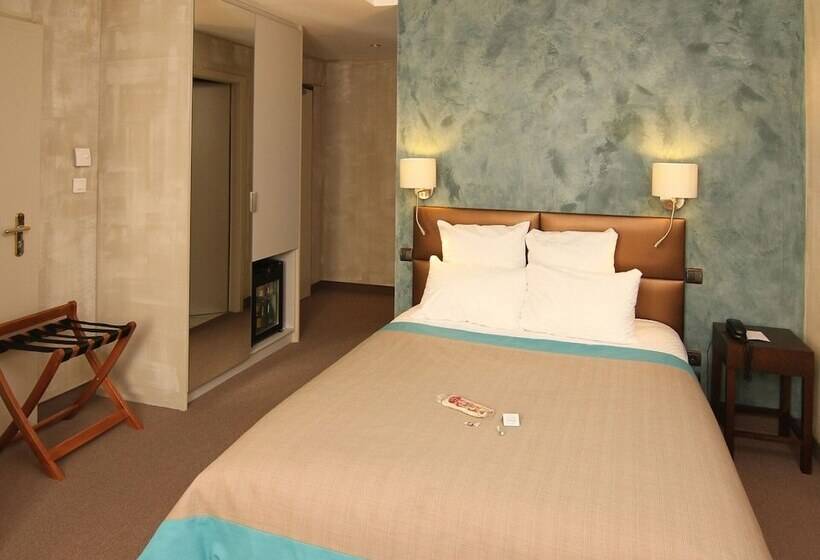 غرفة قياسية فردية, Beaucour