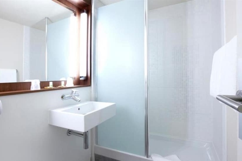 스탠다드 룸 더블 침대, Campanile Aix En Provence Sud   Pont De L Arc