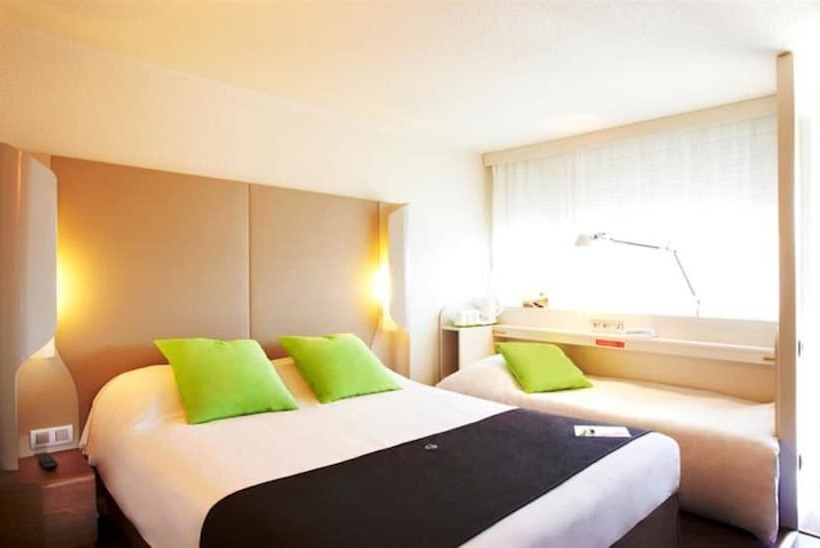 스탠다드 룸 더블 침대, Campanile Aix En Provence Sud   Pont De L Arc