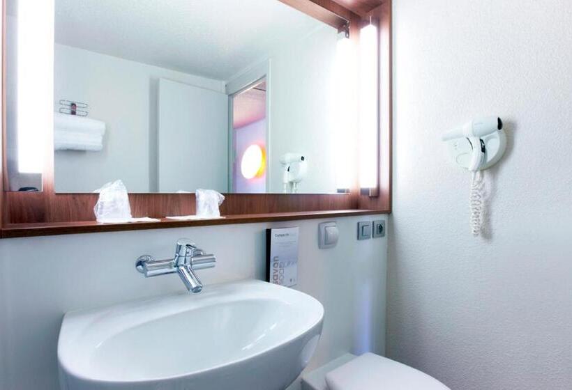 스탠다드 룸 더블 침대, Campanile Aix En Provence Sud   Pont De L Arc