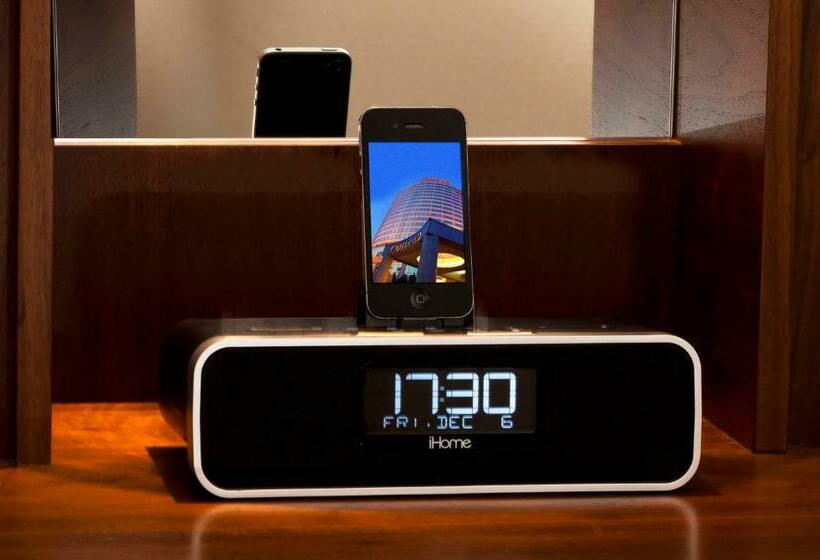 Deluxe Room, Conrad Istanbul Bosphorus