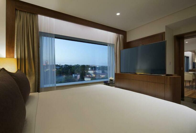 Deluxe Room, Conrad Istanbul Bosphorus