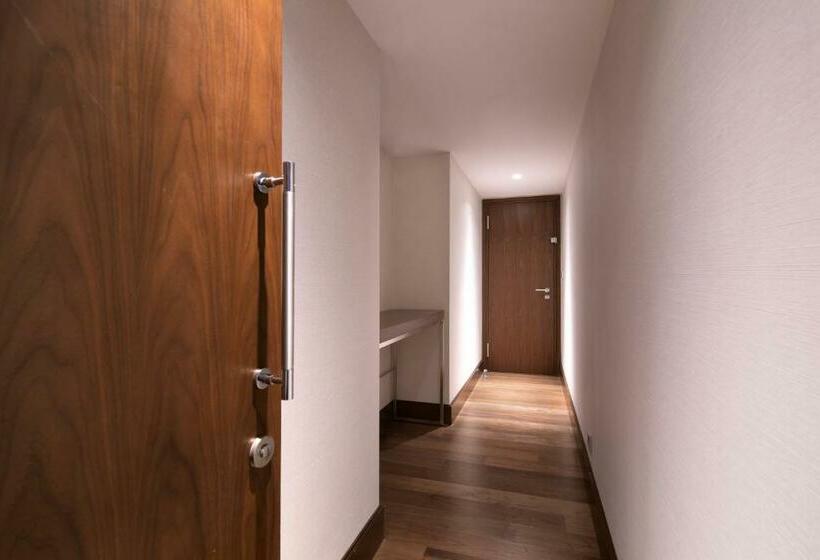 Deluxe Room, Conrad Istanbul Bosphorus