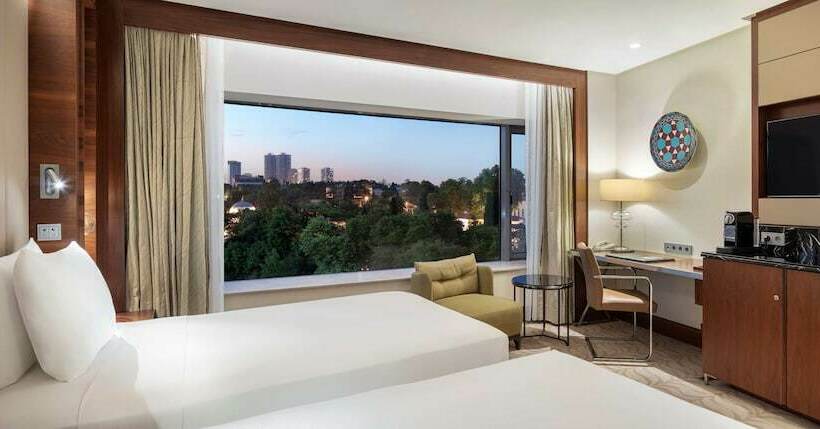 Deluxe Room, Conrad Istanbul Bosphorus