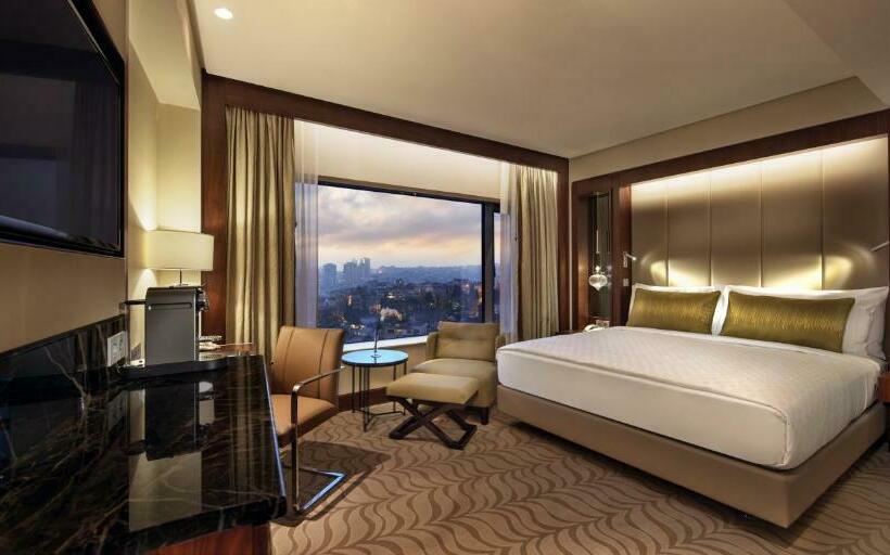 Executive Room King Size Bed, Conrad Istanbul Bosphorus