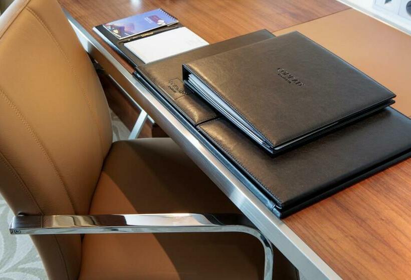 Executive Room Park View, Conrad Istanbul Bosphorus