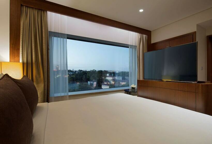 Deluxe Suite, Conrad Istanbul Bosphorus