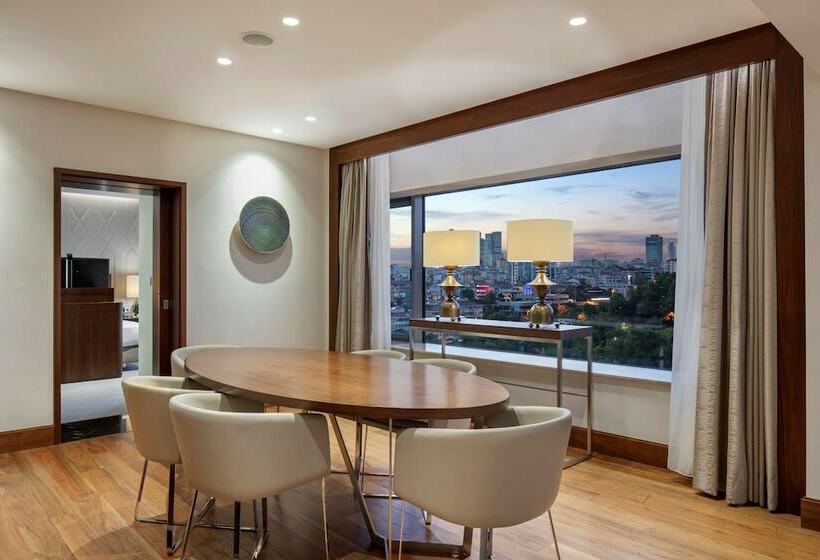 Deluxe Suite, Conrad Istanbul Bosphorus