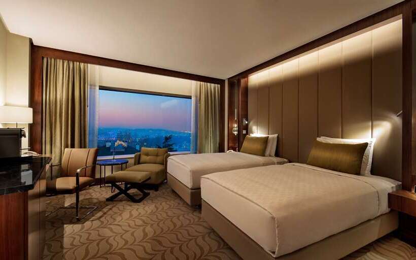 Deluxe Room Park View, Conrad Istanbul Bosphorus