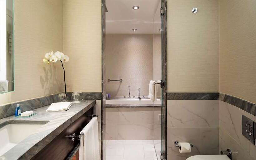 Deluxe Room, Conrad Istanbul Bosphorus