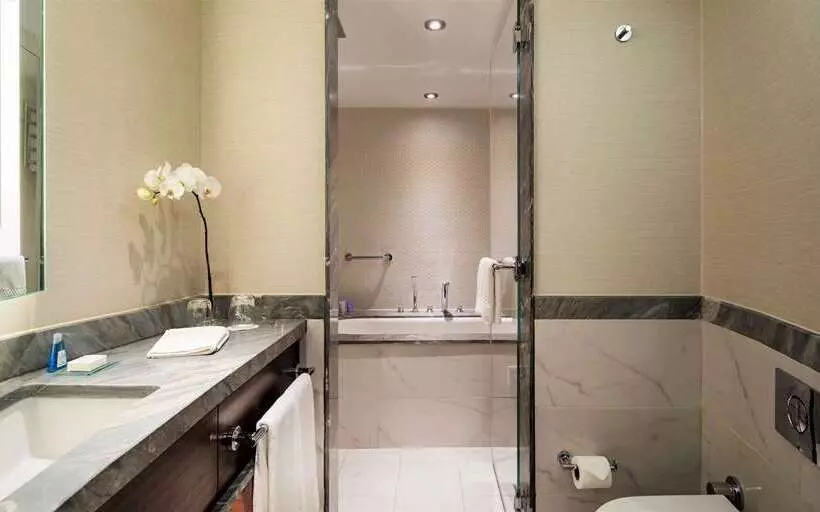 Deluxe Room, Conrad Istanbul Bosphorus