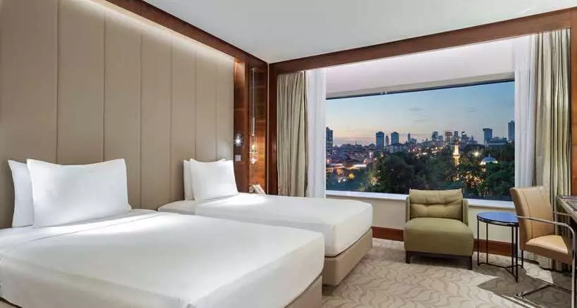 Executive Room Park View, Conrad Istanbul Bosphorus