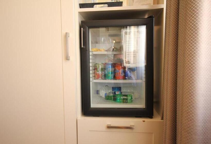 اتاق خانوادگی تودرتو, Grand Washington