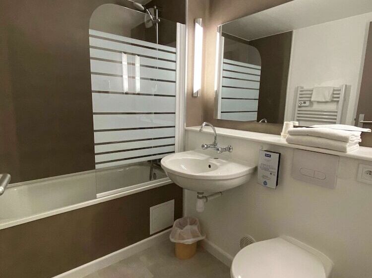 غرفة قياسية, Kyriad Fontenay Tresigny