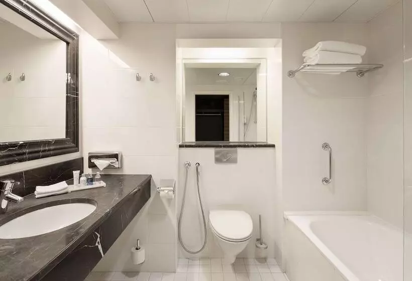 اتاق سوپریور با چشم‌انداز رودخانه, Radisson Blu Marina Palace Hotel, Turku