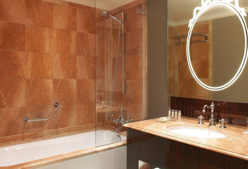 غرفة ديلوكس, Renaissance Paris Nobel Tour Eiffel