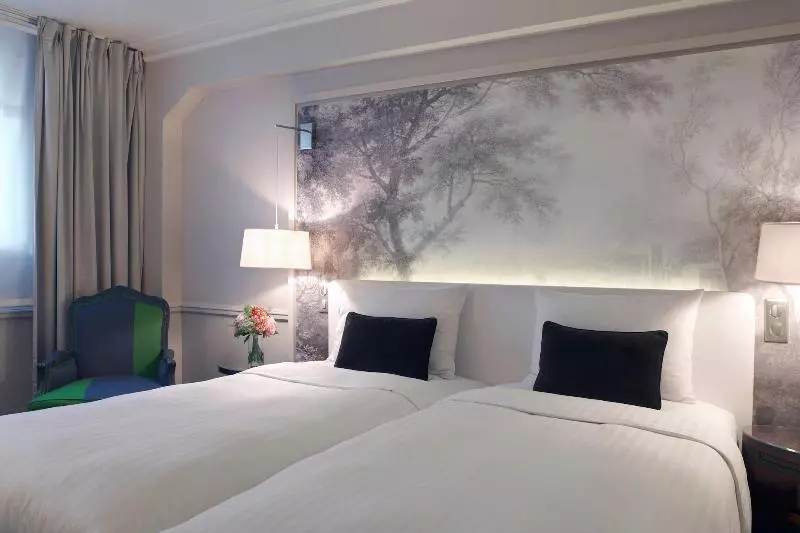 景色の見えるデラックスルーム, Renaissance Paris Nobel Tour Eiffel