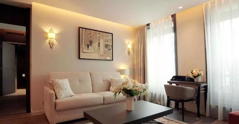 سوئیت با بالکن, Roi De Sicile Rivoli Luxury Apartment