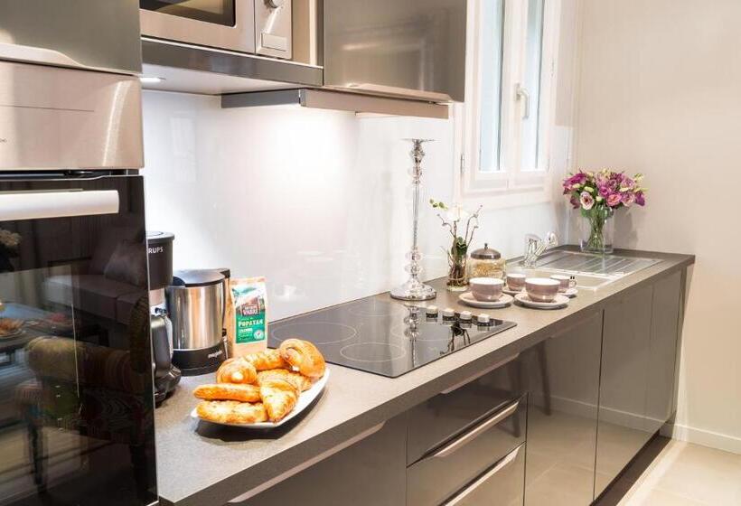 آپارتمان دوبلکس 1 خوابه, Roi De Sicile   Rivoli    Luxury Apartment
