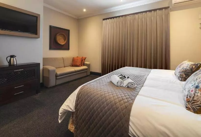 Superior Suite, Graham