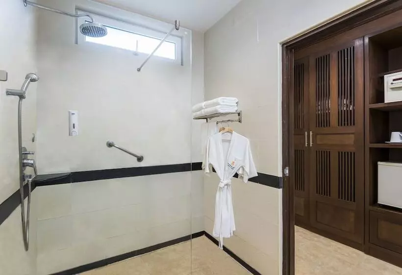 اتاق لوکس, Thai Garden Resort