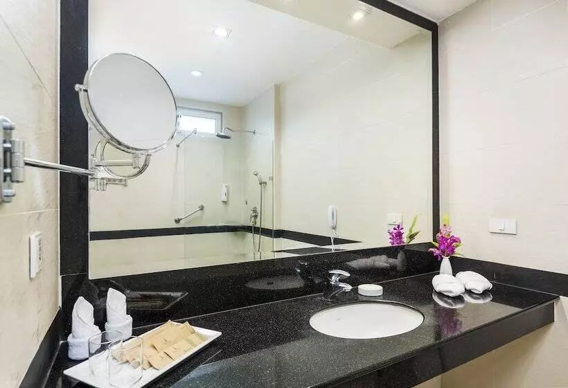 اتاق لوکس, Thai Garden Resort